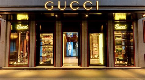 negozio gucci via montenapoleone milano|Milano Monte Napoleone Flagship .